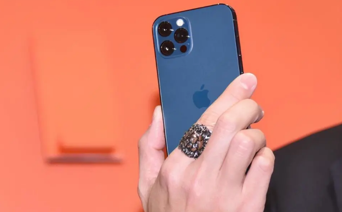 古丈苹果手机维修分享iPhone12系列重启方法教程 